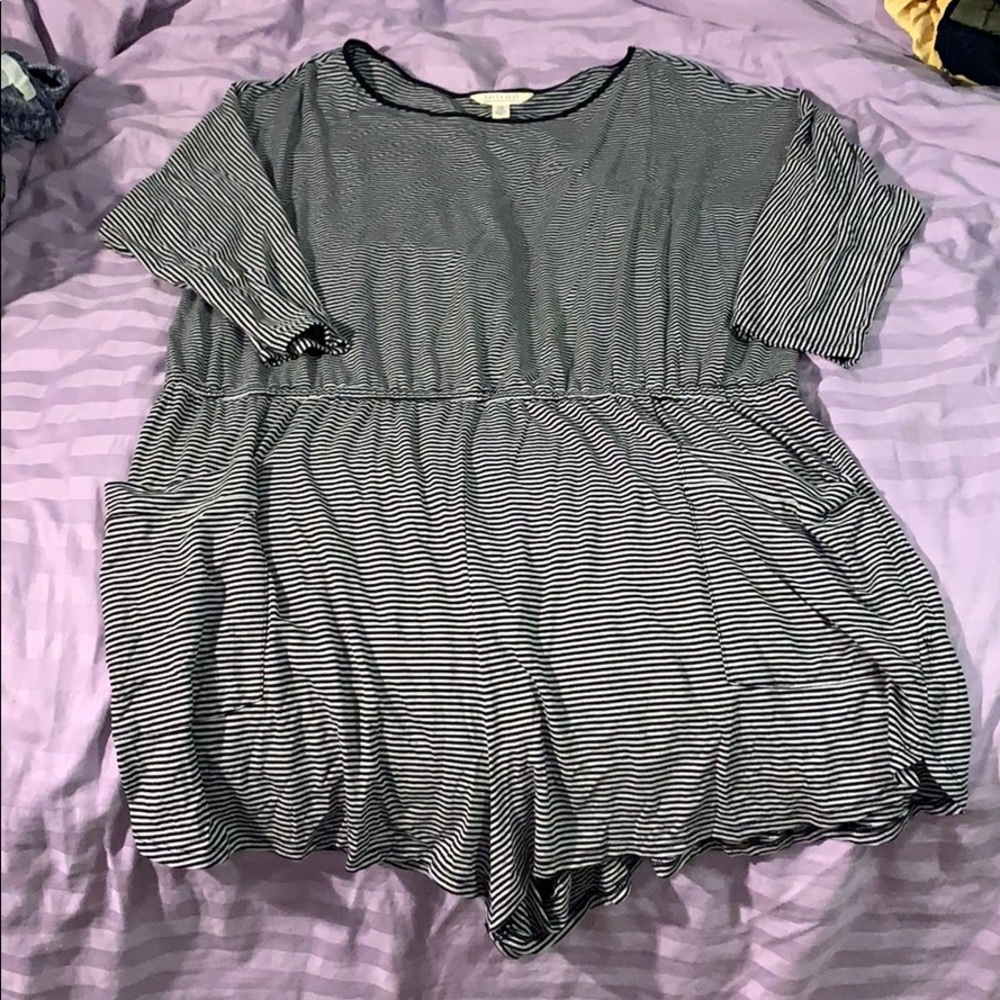 Quarter sleeve striped romper